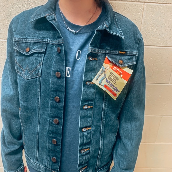 Fringe jean jacket:cow print (wrangler) - Picture 3 of 3